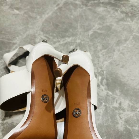 Michael Michael Kors  T Strap Leather Rare Optic White Block Stiletto Luxe 9.5M - Picture 6 of 7